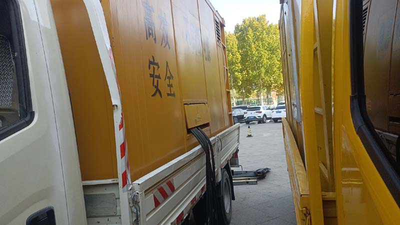 向阳街道如何判断柴油发电机组和UPS电源的切换时间是否符合要求？