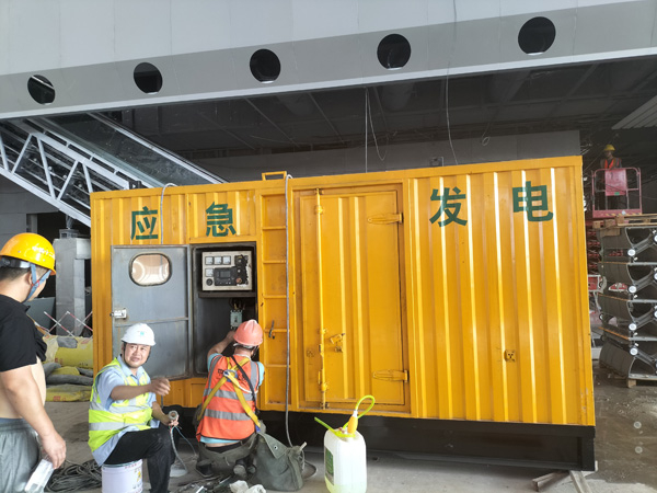 向阳街道怎样判断空气滤清器是否需要更换？